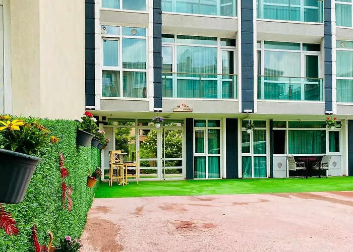 Apartment Lucky Homes