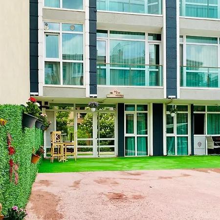 아파트 Lucky Homes